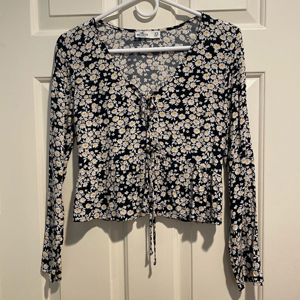Cute Flower Hollister Top